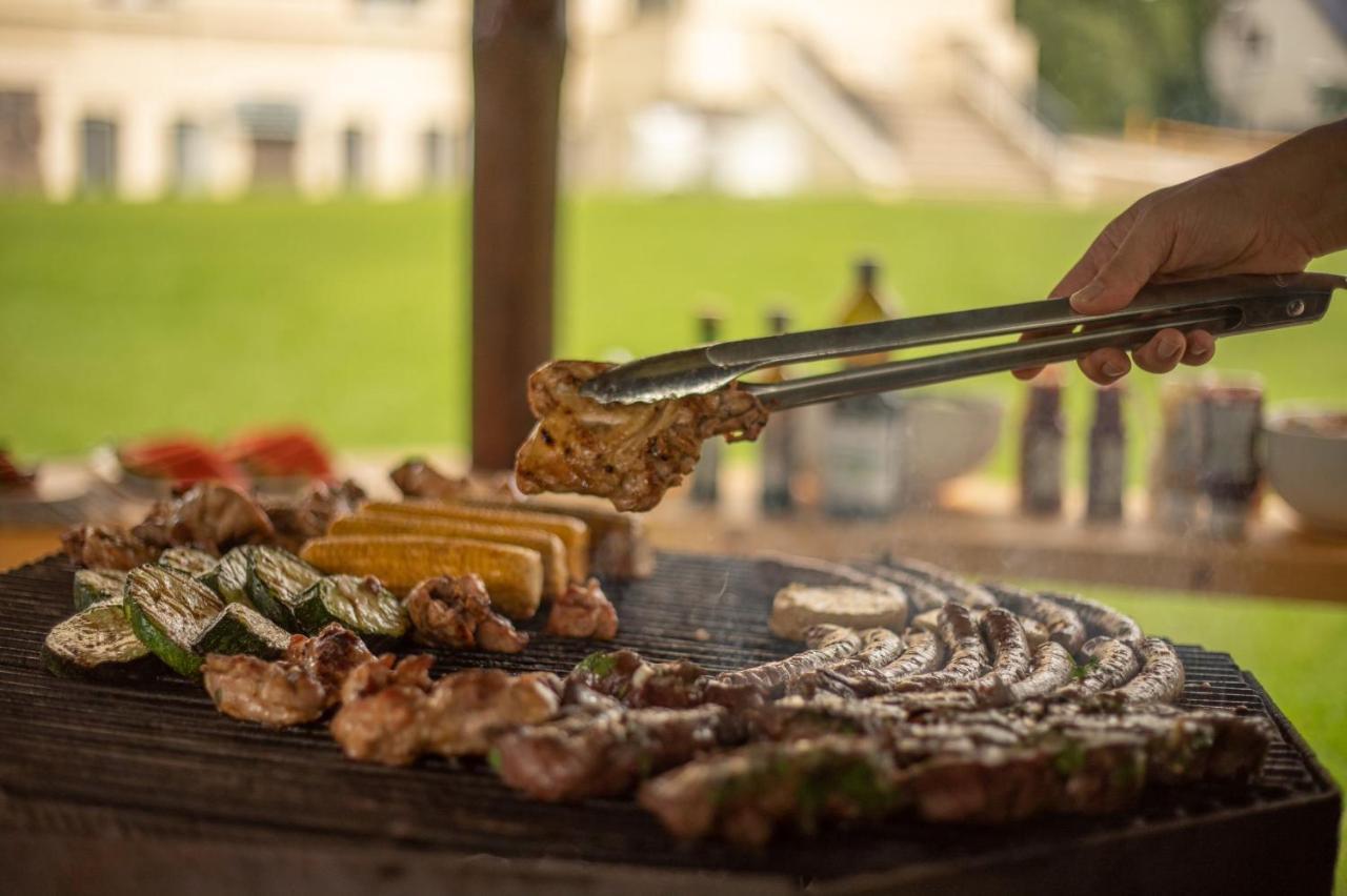 Familienhotel Schloss Leizen Bioverpflegung 외부 사진