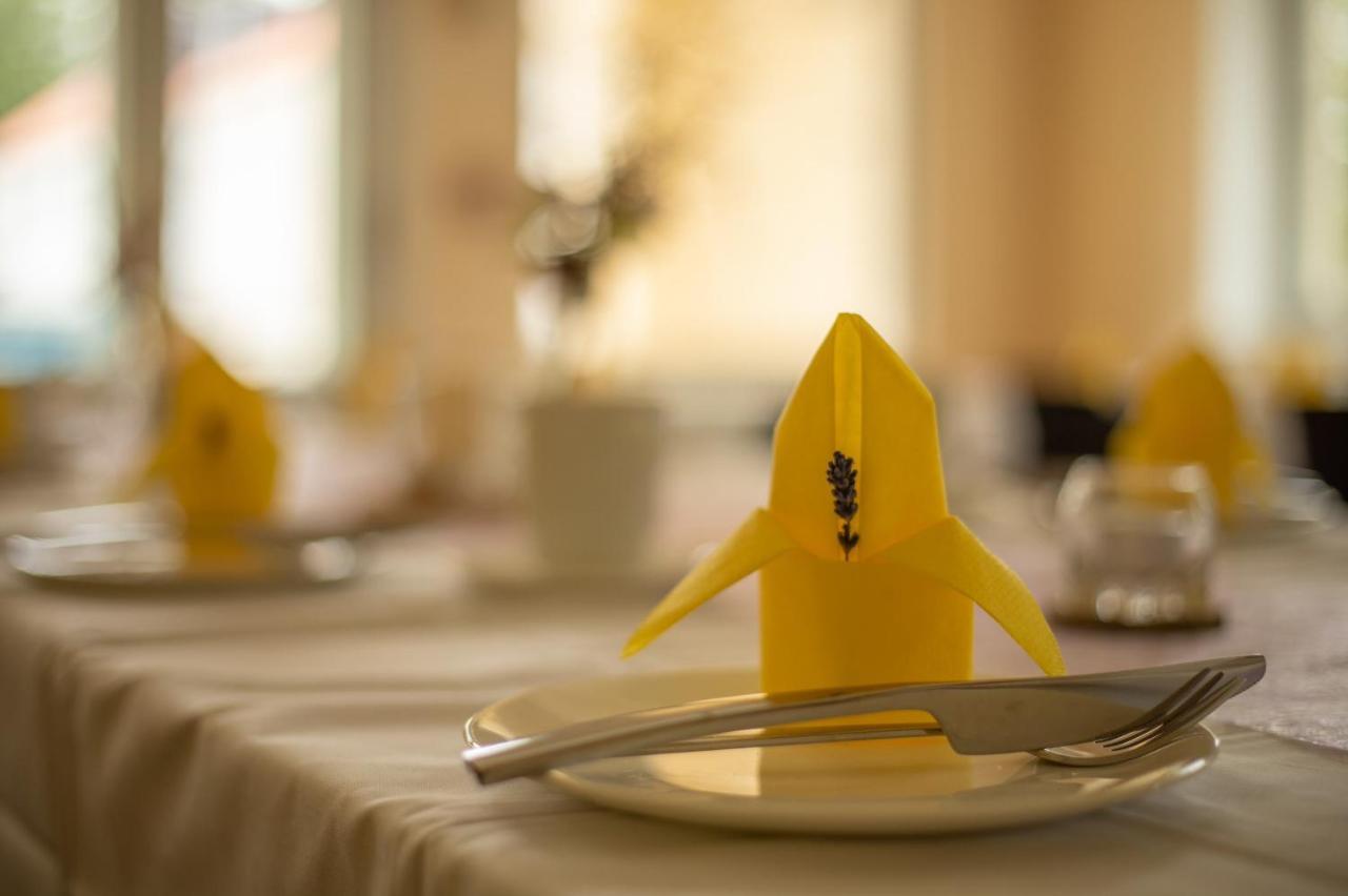Familienhotel Schloss Leizen Bioverpflegung 외부 사진